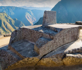 https://www.peru.travel/Contenido/General/Imagen/es/840/1.1/intihuatana.listado.jpg