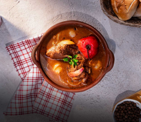Piatto tradizionale “Adobo arequipeño”.