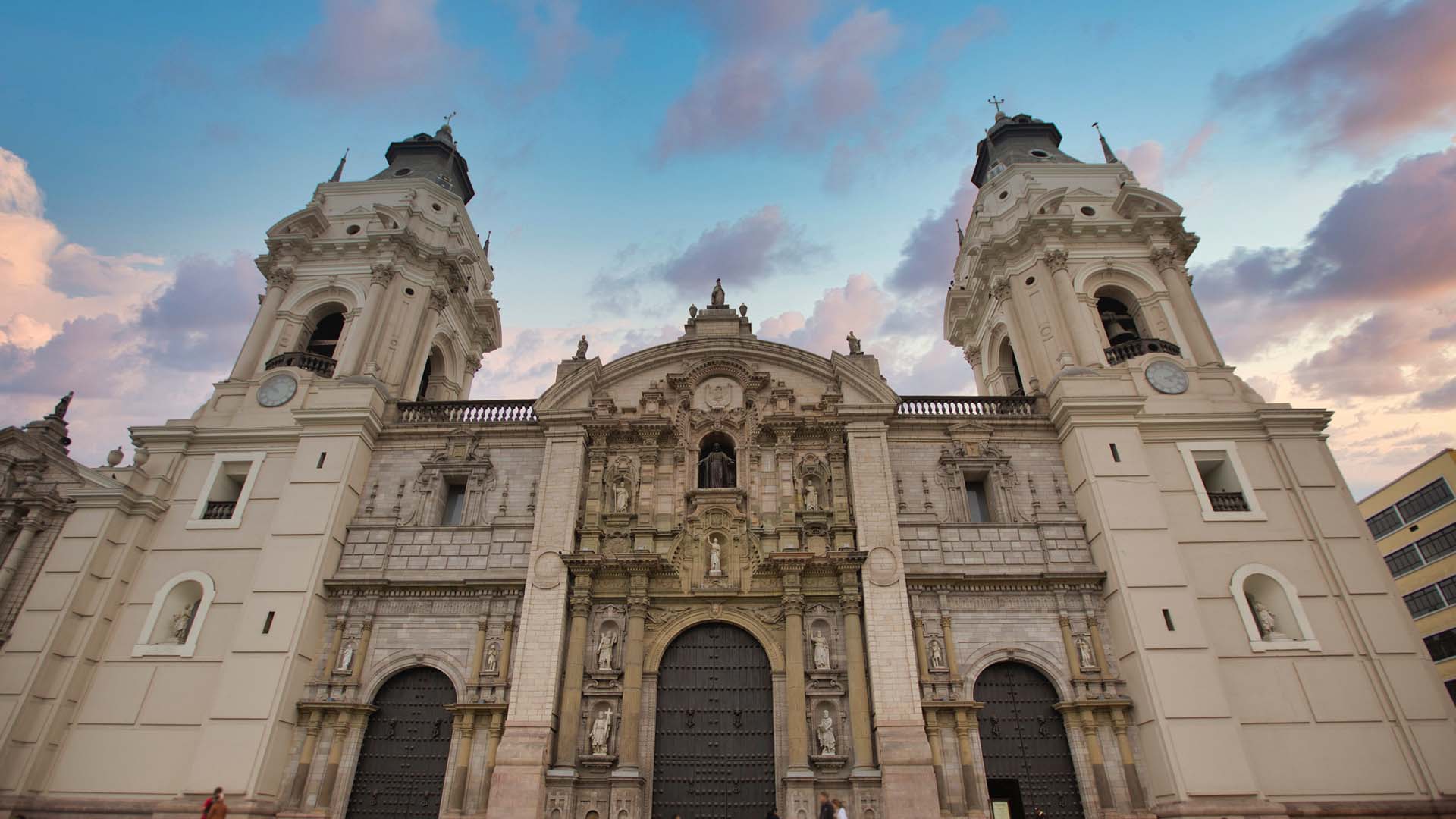 Conoce la historia de la Catedral de Lima, el templo más importante de la  capital peruana