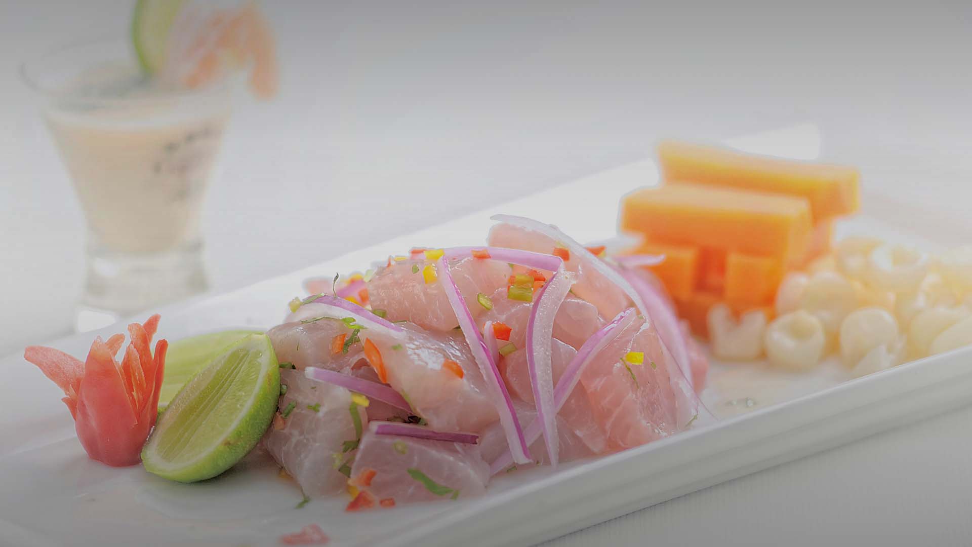 Así de fácil es recrear el plato bandera de la cocina peruana: El ceviche 11 Merca2.es Preparación del pescado