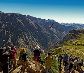 Mirador Cruz del Cóndor en el valle del Colca