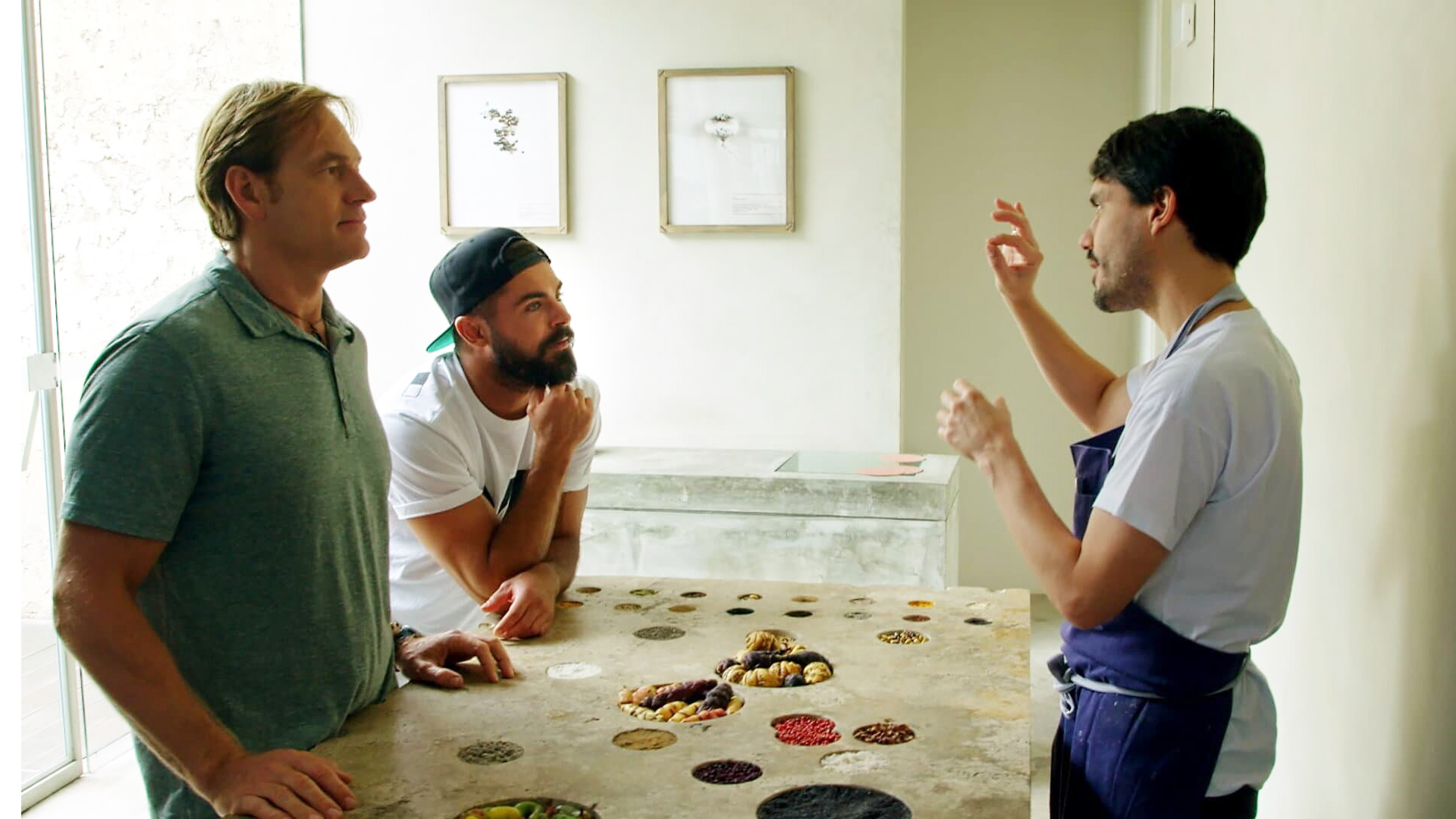 Les Pieds Sur Terre Avec Zac Efron « Les pieds sur la terre » (Down to Earth), le documentaire de Netflix