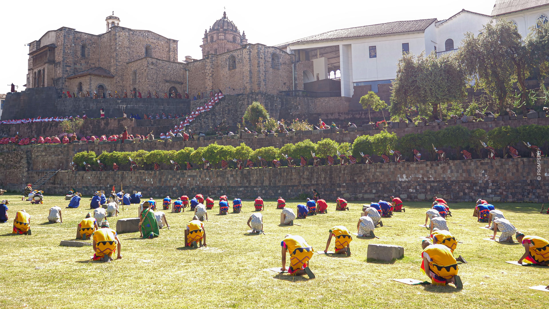 Início da cerimônia do Inti Raymi no Qorikancha / © PROMPERÚ