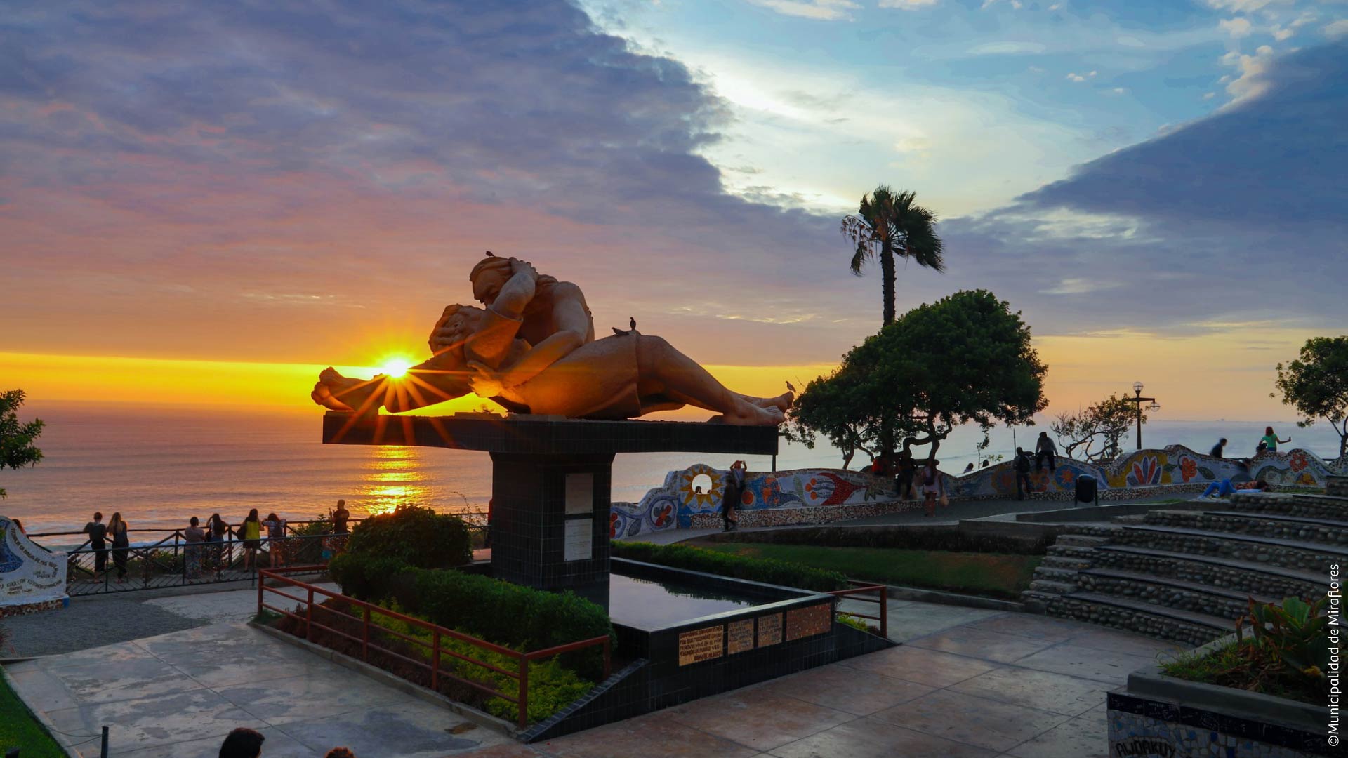 Atardecer en el Parque del Amor, Miraflores.  / ©PROMPERÚ