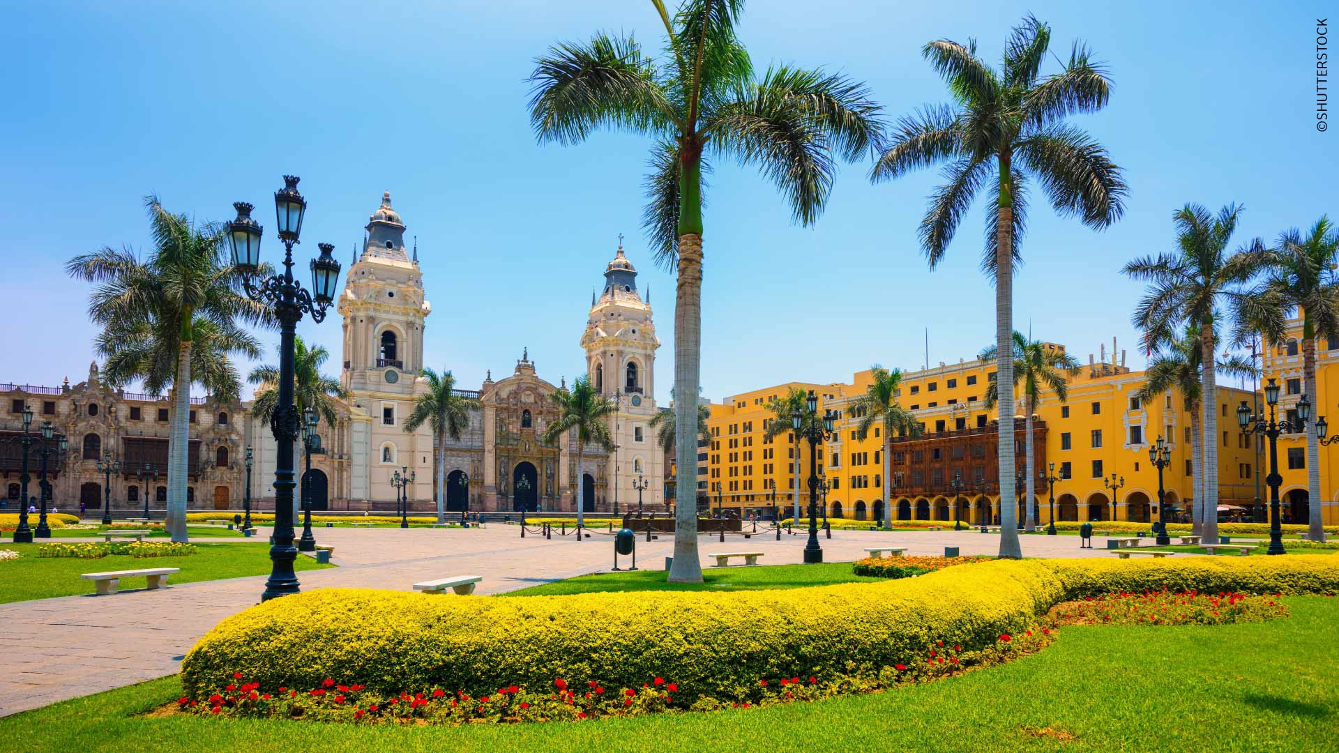 Plaza de Armas y Catedral de Lima.