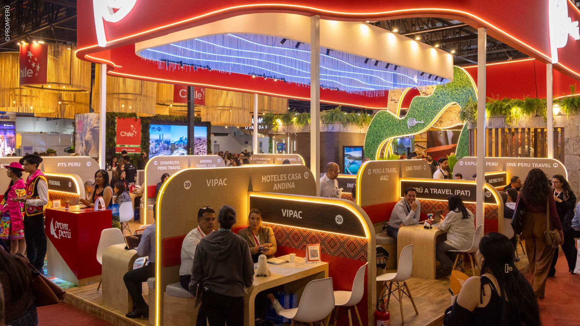 Representantes do turismo peruano na feira de turismo WTM Latin America 2026