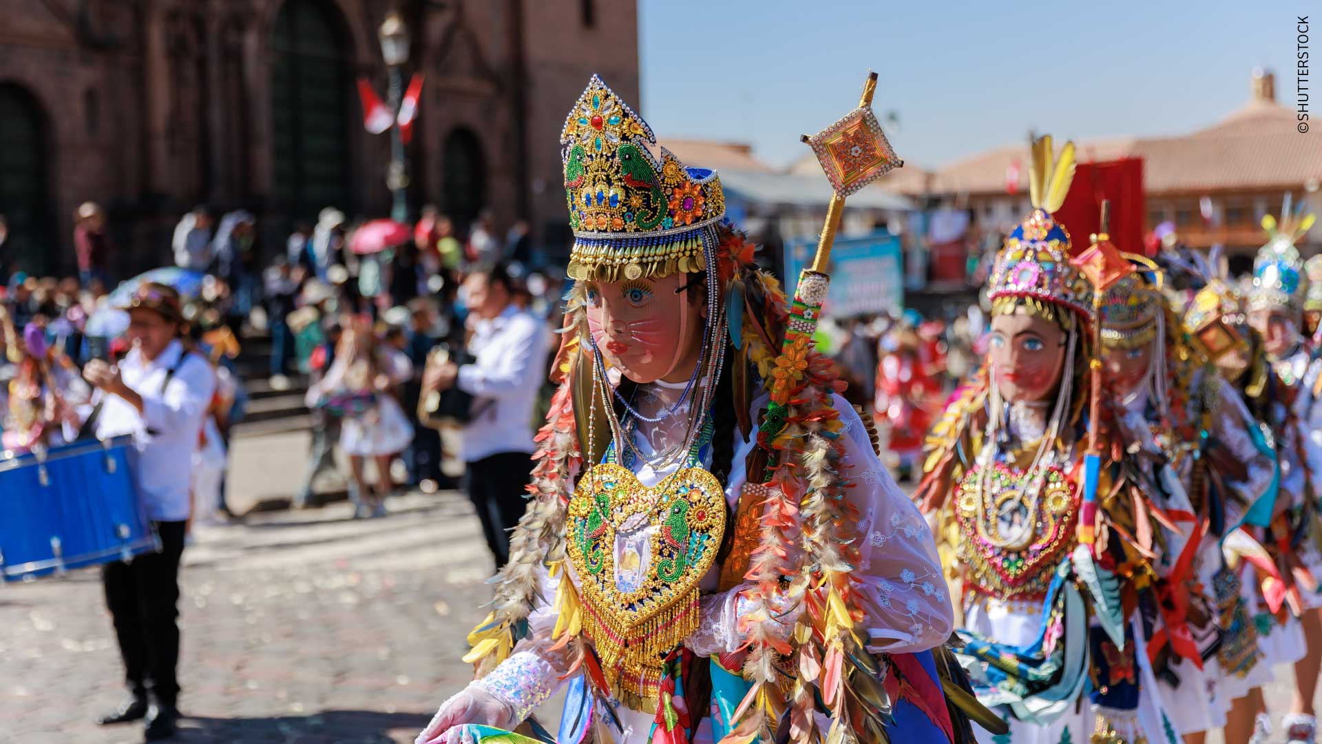 Danseuses en costumes traditionnels lors du carnaval de Cusco. / ©SHUTTERSTOCK