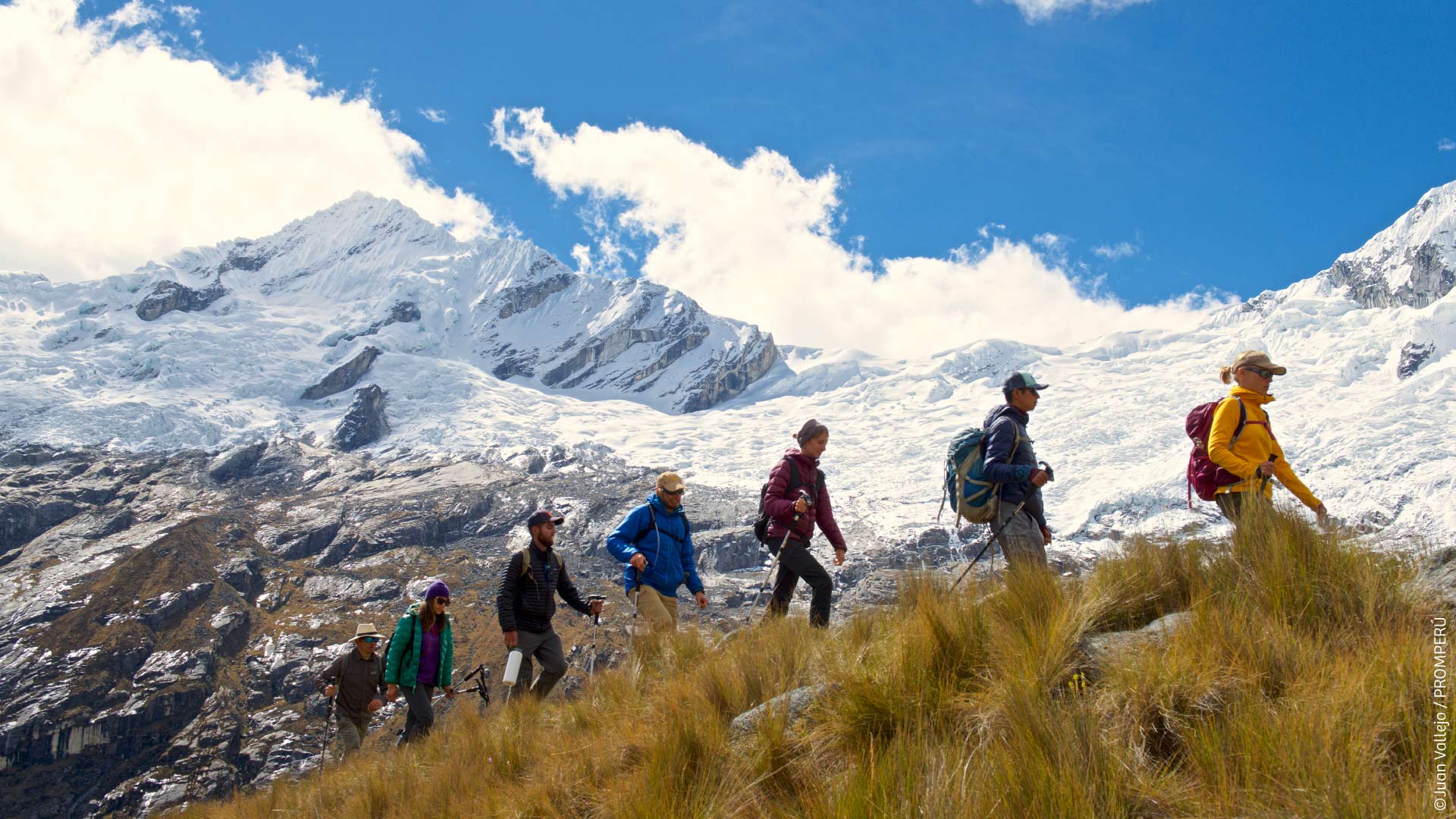 Trekking in Huascaran National Park. / © PROMPERÚ