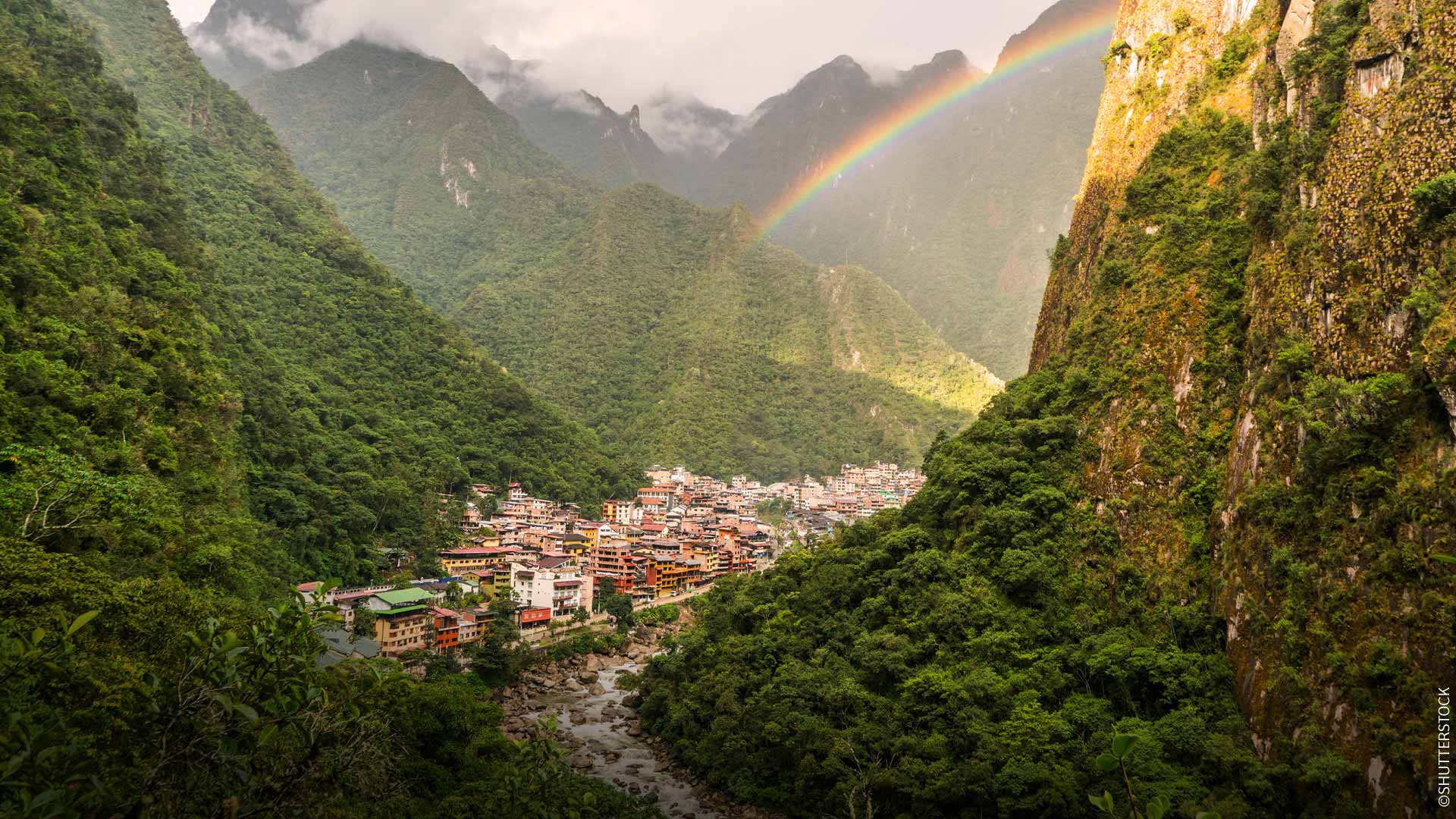 Vista da cidade de Aguas Calientes. / ©SHUTTERSTOCK
