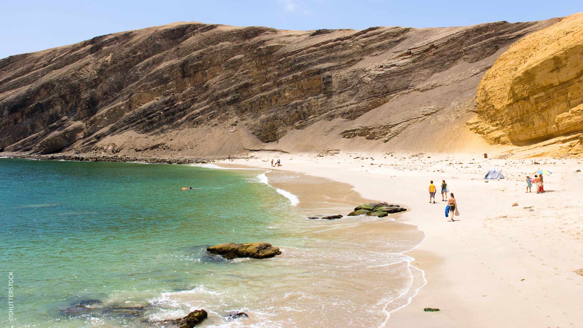 Views of La Mina Beach in the Paracas National Reserve. / ©SHUTTERSTOCK