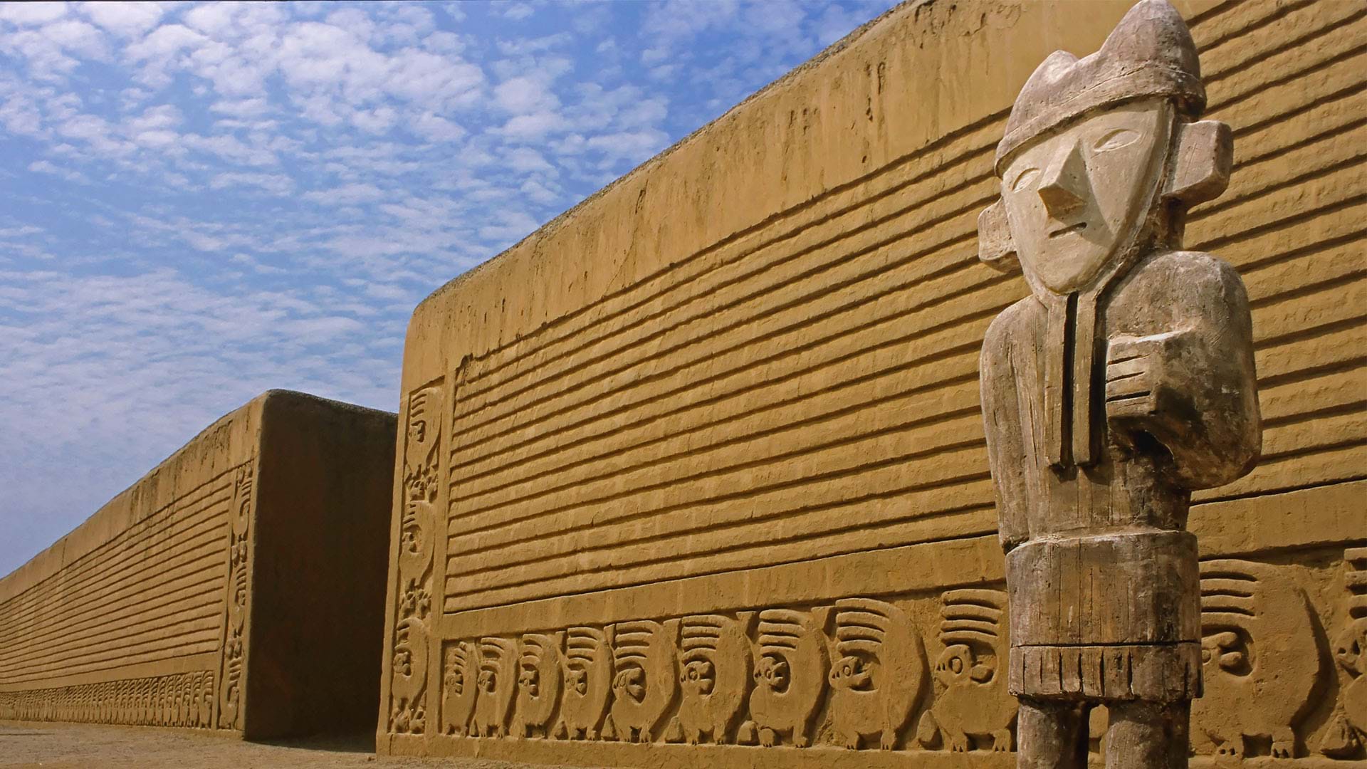 Muros de la ciudadela de Chan Chan
