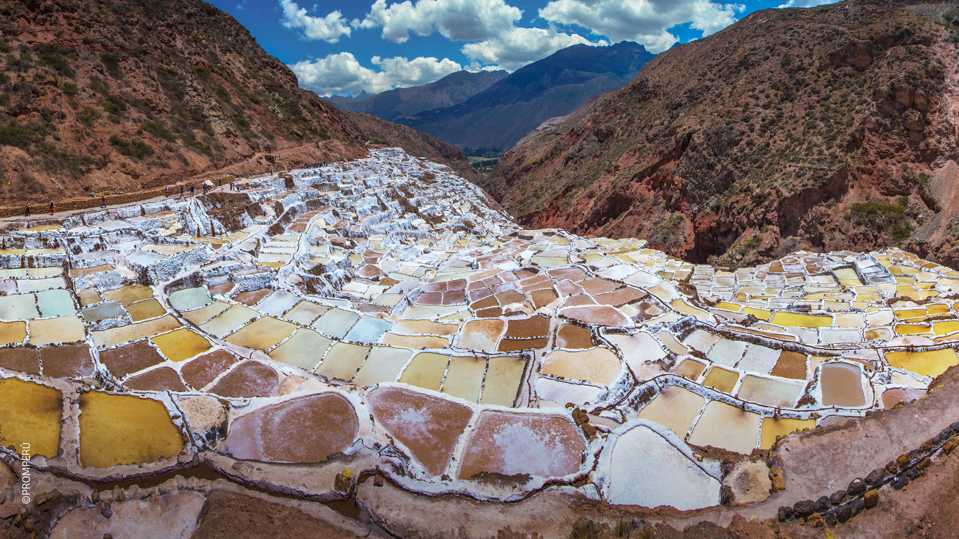 Salinas de Maras, minas de sal artificiais perto de Cusco, Peru