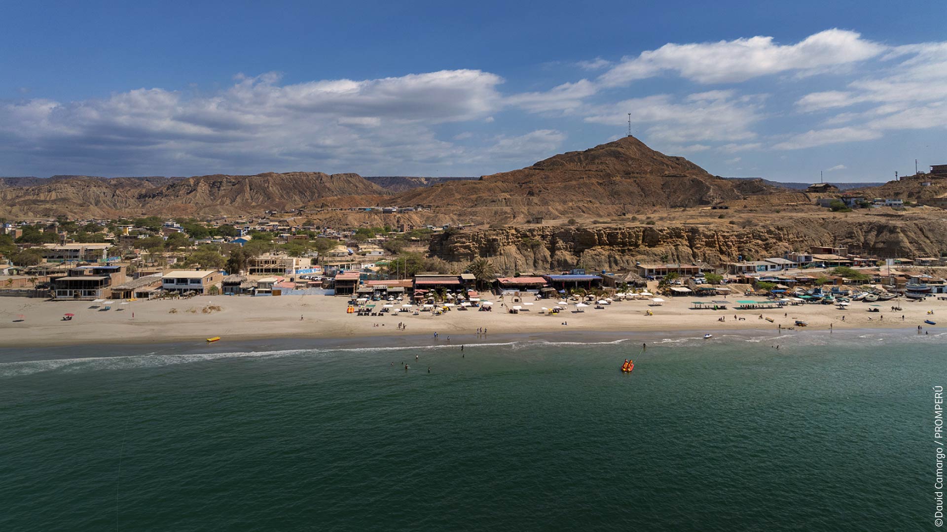 View of Los Organos Beach, Piura.