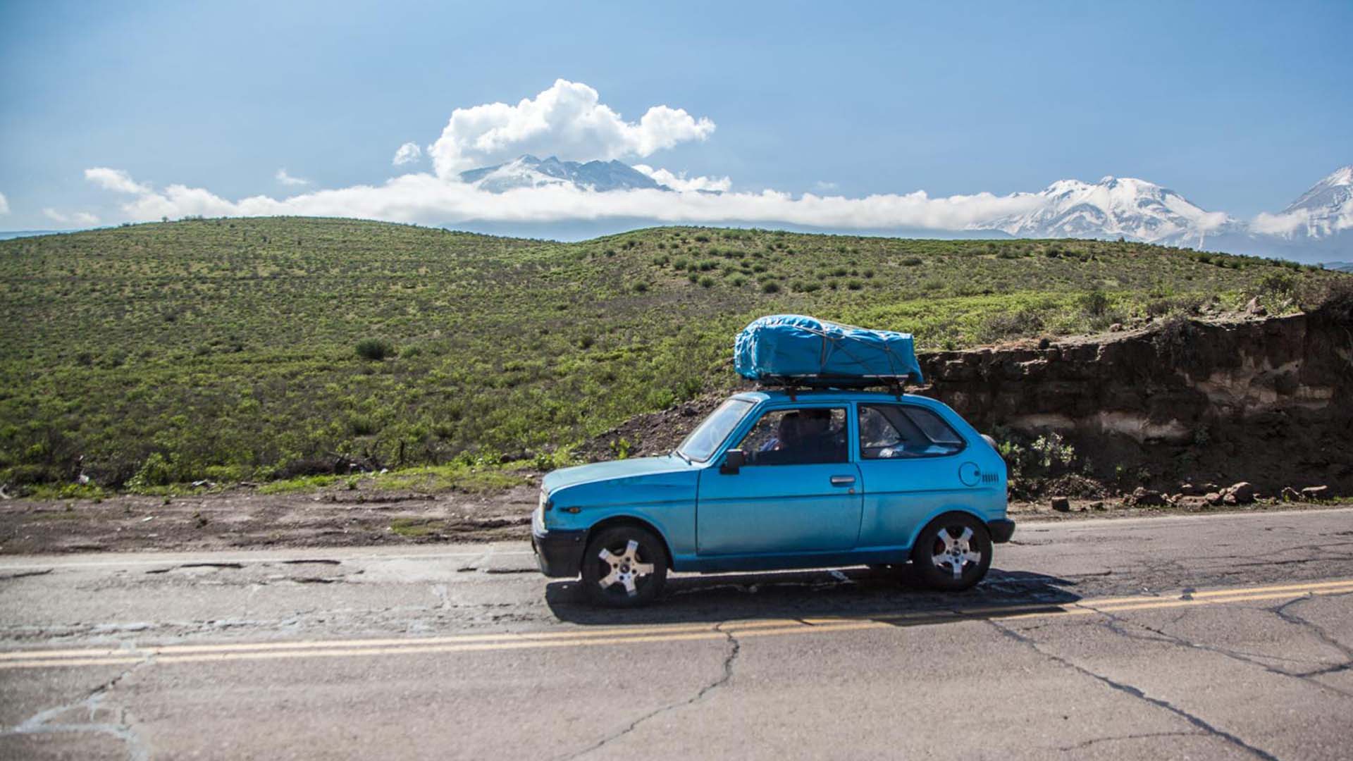 Automóvil en la carretera