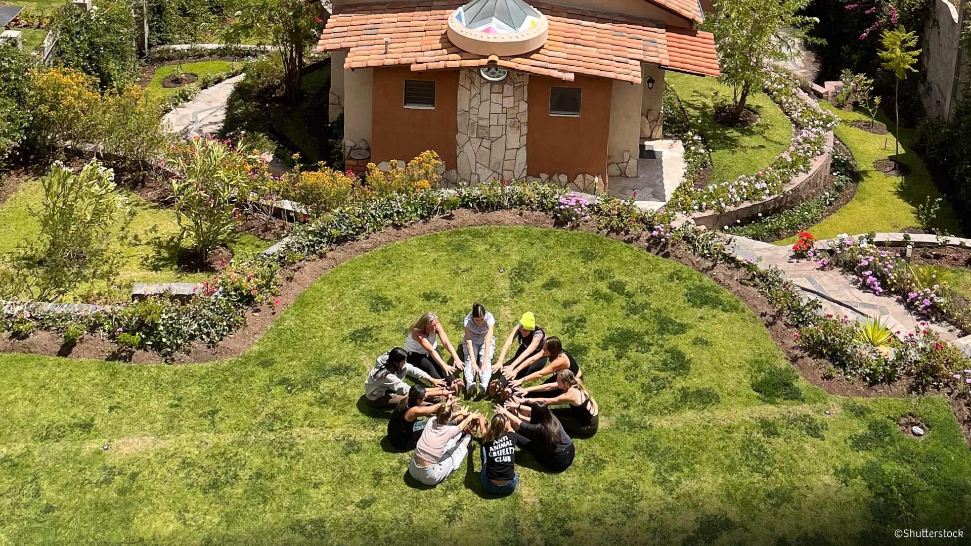 grupo-de-retiro-de-yoga-en-valle-sagrado-desktop