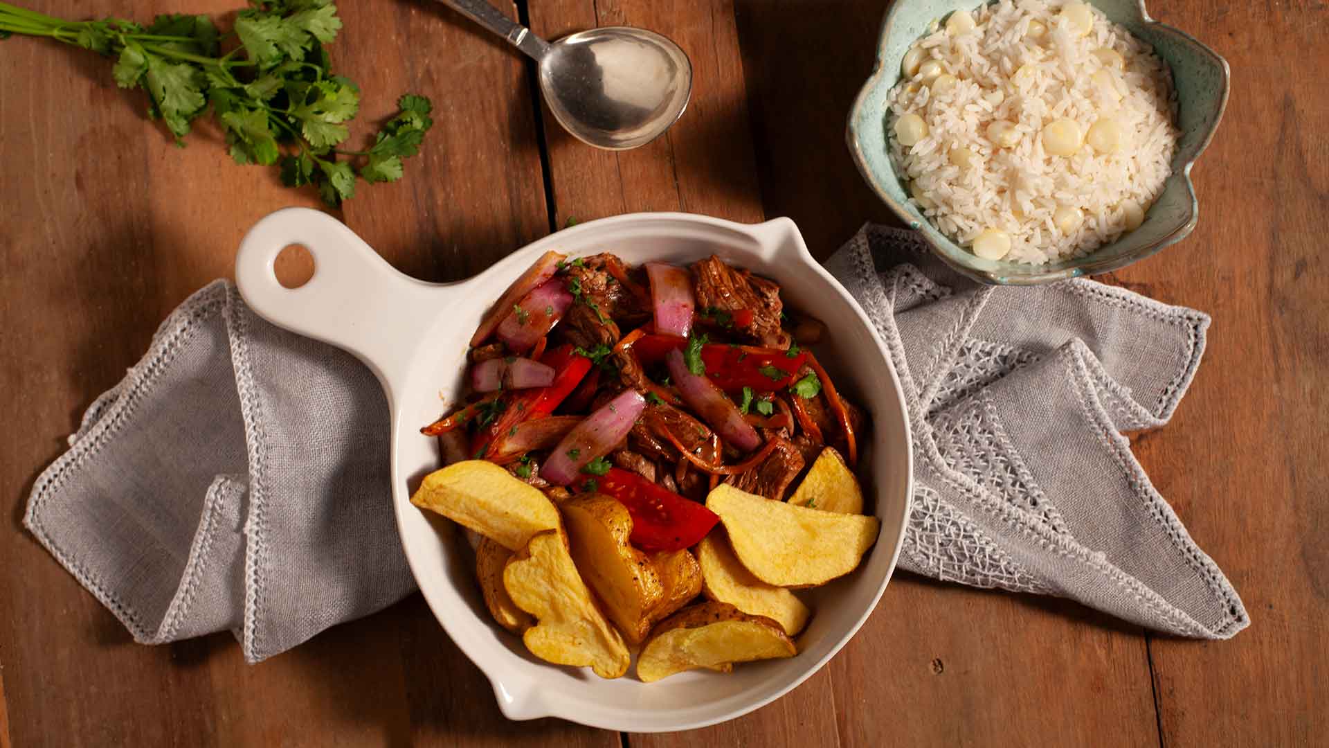 Lomo saltado