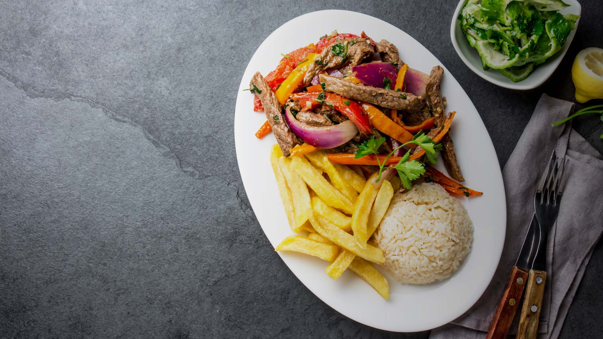 Lomo saltado