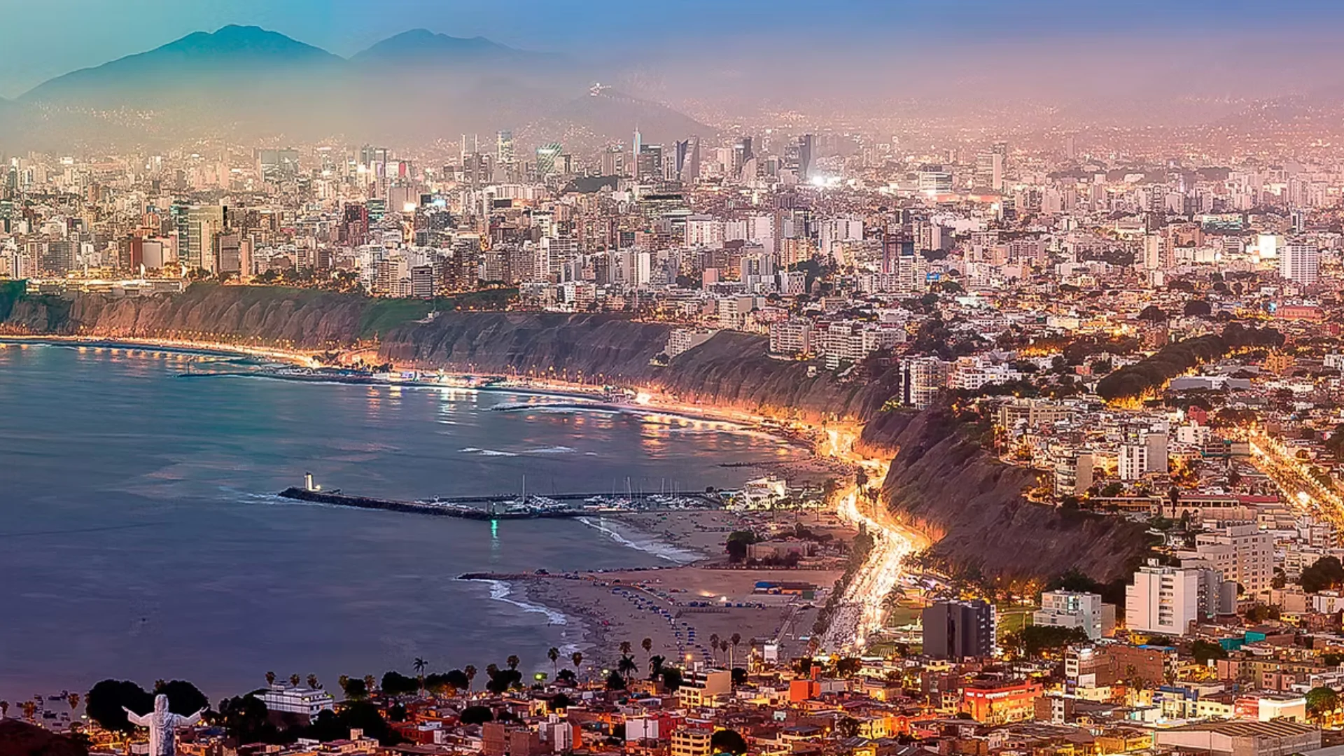 Megaval:  Descubre Lima, la capital peruana