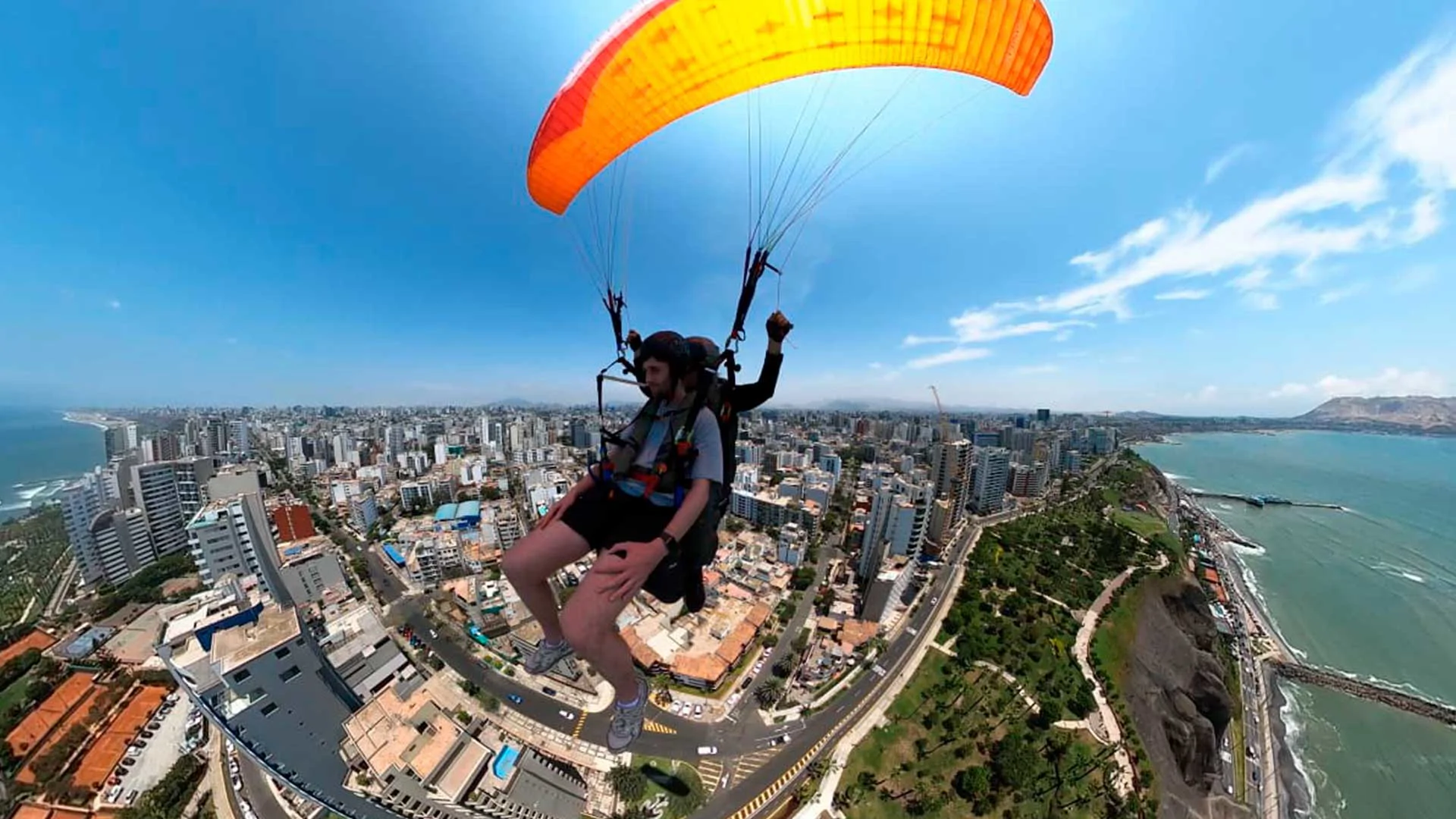 360 Explora: Parapente en la Costa Verde de Miraflores