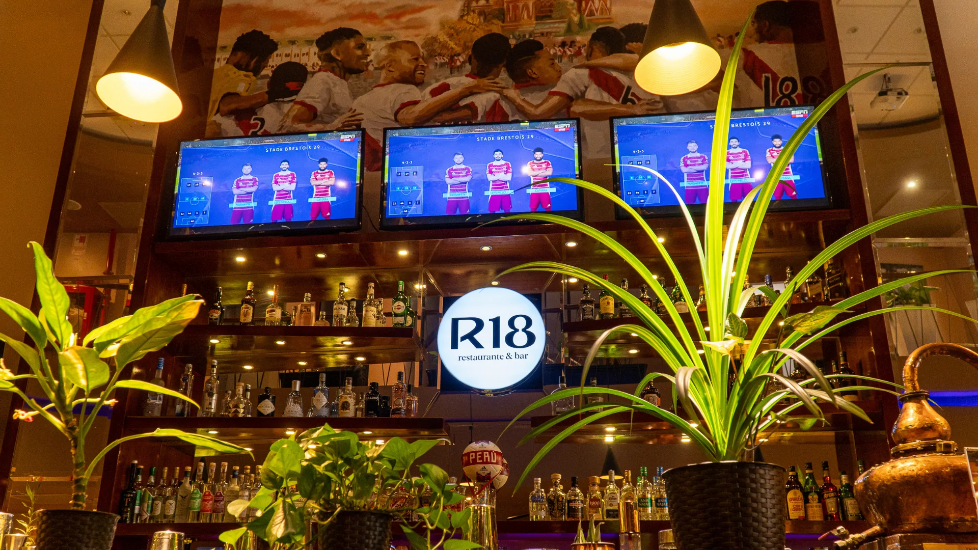 R18 Restaurante & Bar: La auténtica sazón criolla